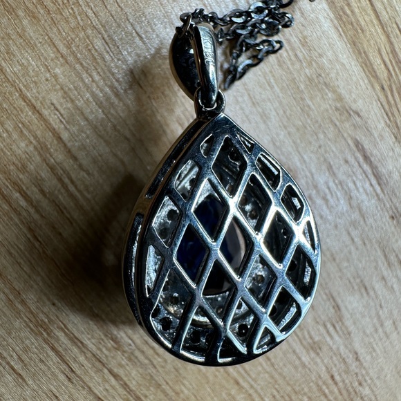 Black and white Diamond pendant - Picture 6 of 11